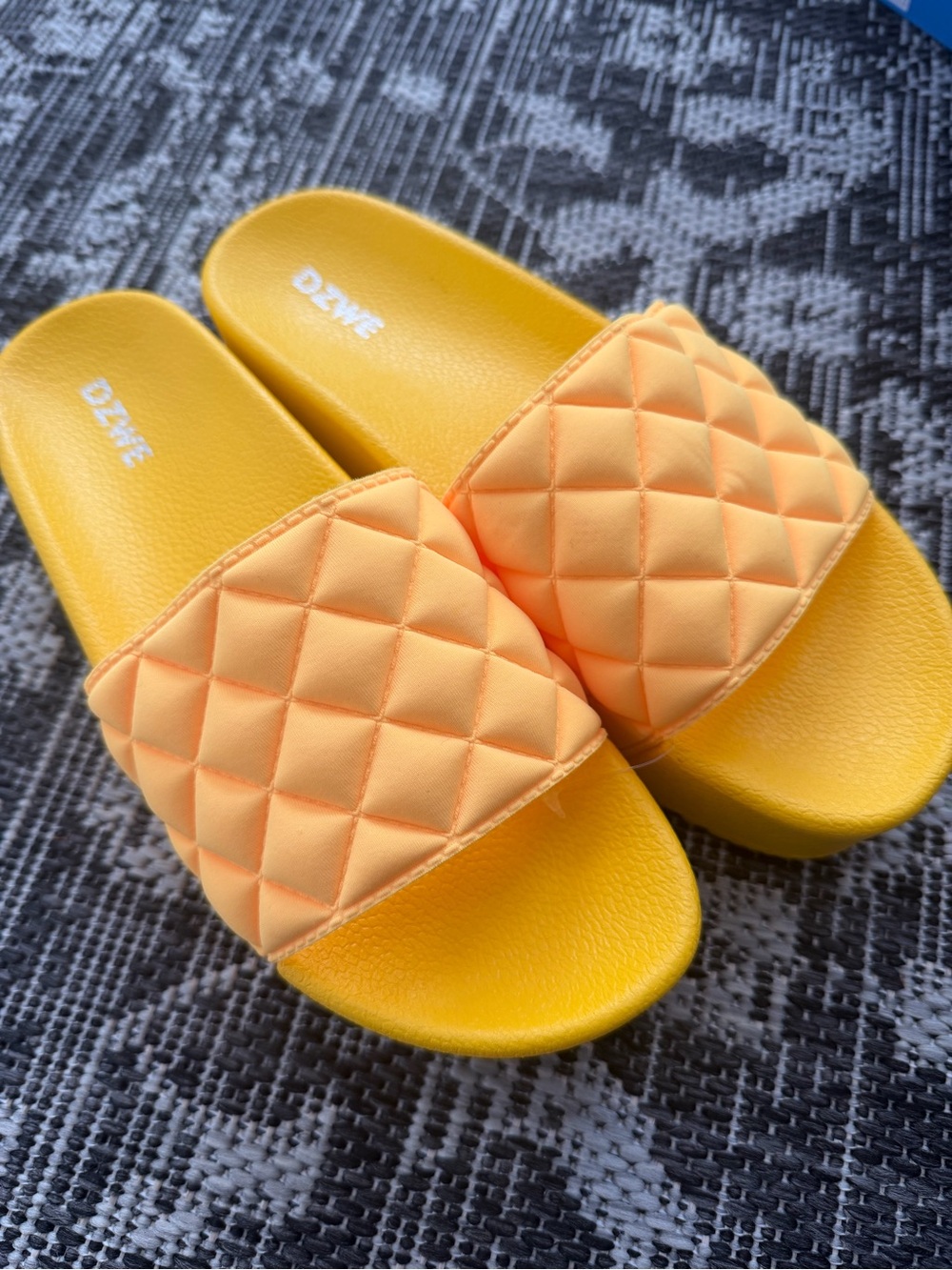 & Other Stories Yellow Footbed Peach Quilted Slide Wedges